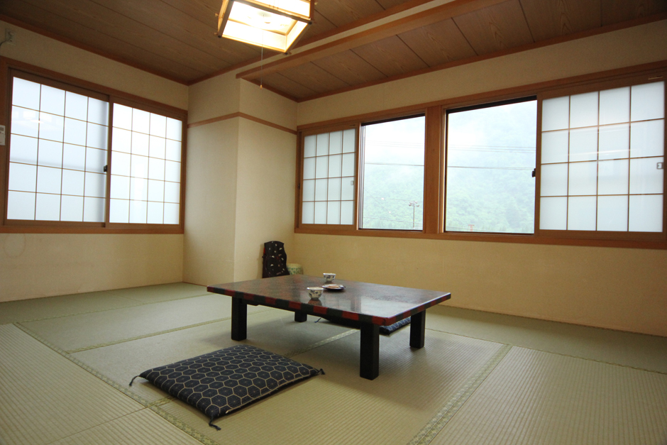 Japanese-style room 9.5 tatami